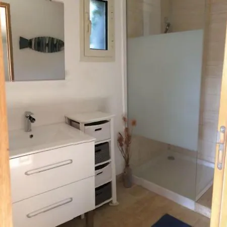 Petite Maison En Pierre La Myrte 펜션 *